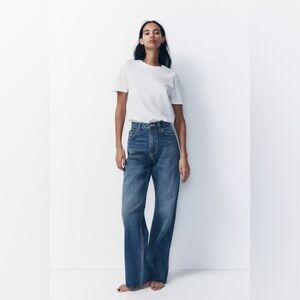 Zara TRF HIGH RISE WIDE LEG JEANS size 2
